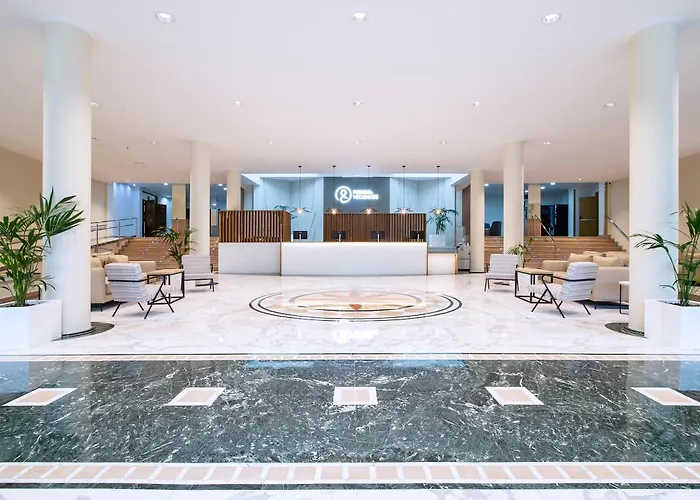 Hotel Benidorm East By Pierre & Vacances